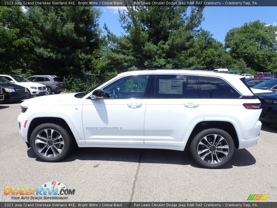 2023 Jeep Grand Cherokee Overland 4XE Bright White / Global Black Photo #2