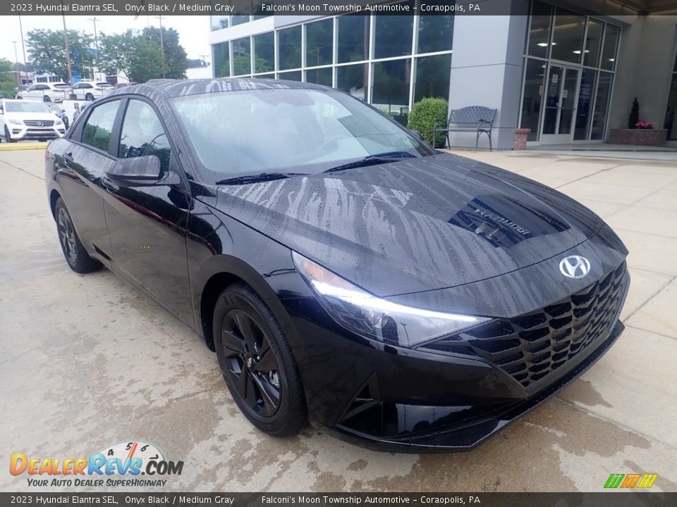 2023 Hyundai Elantra SEL Onyx Black / Medium Gray Photo #9