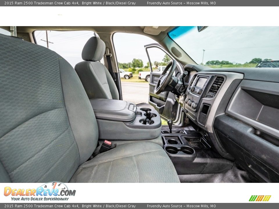 2015 Ram 2500 Tradesman Crew Cab 4x4 Bright White / Black/Diesel Gray Photo #24