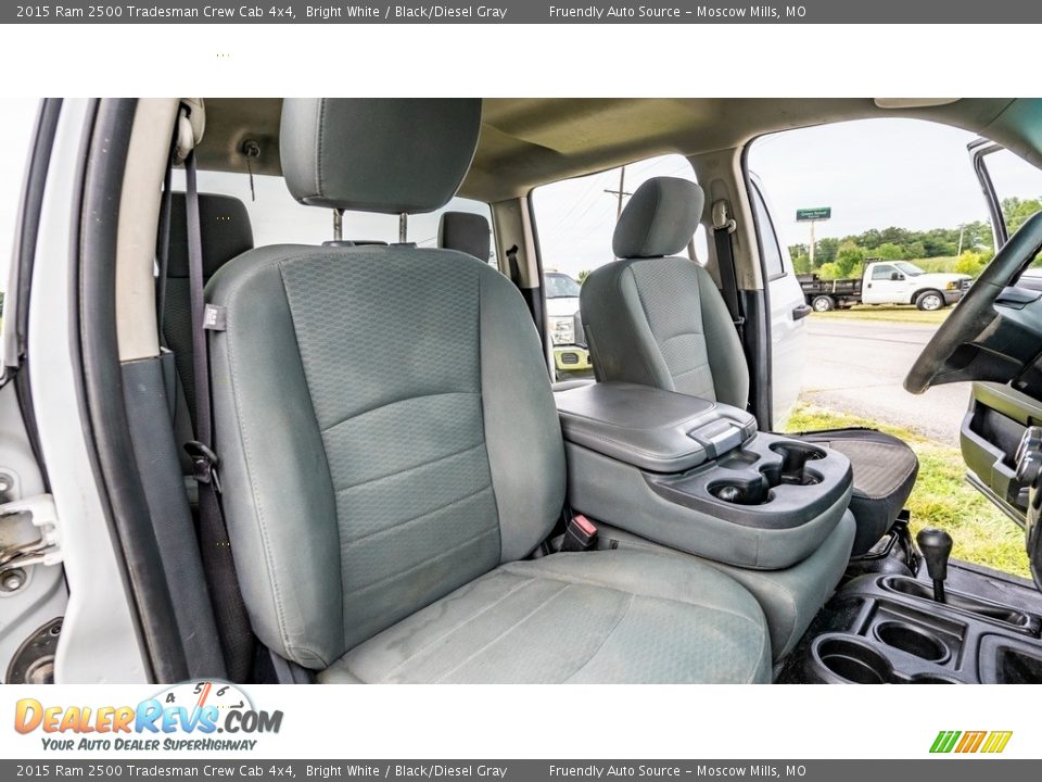 2015 Ram 2500 Tradesman Crew Cab 4x4 Bright White / Black/Diesel Gray Photo #25