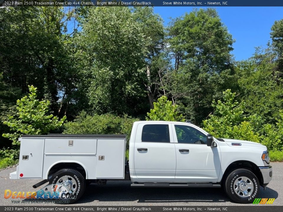 2023 Ram 2500 Tradesman Crew Cab 4x4 Chassis Bright White / Diesel Gray/Black Photo #5