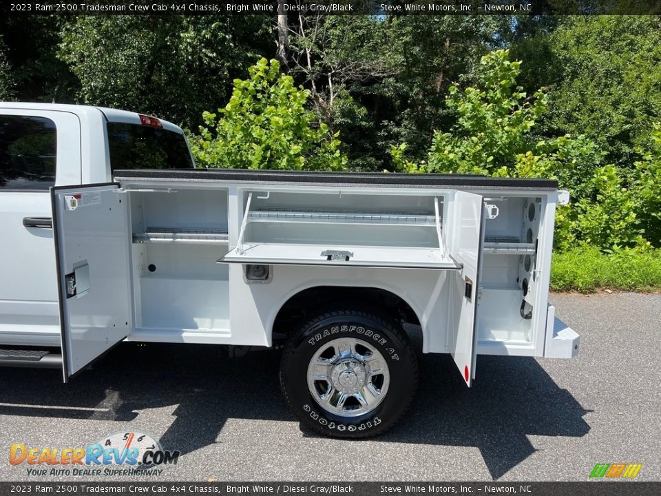 2023 Ram 2500 Tradesman Crew Cab 4x4 Chassis Bright White / Diesel Gray/Black Photo #11