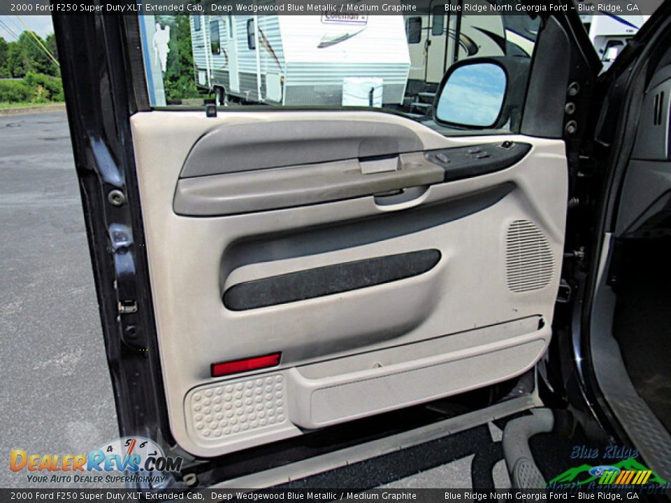 Door Panel of 2000 Ford F250 Super Duty XLT Extended Cab Photo #10