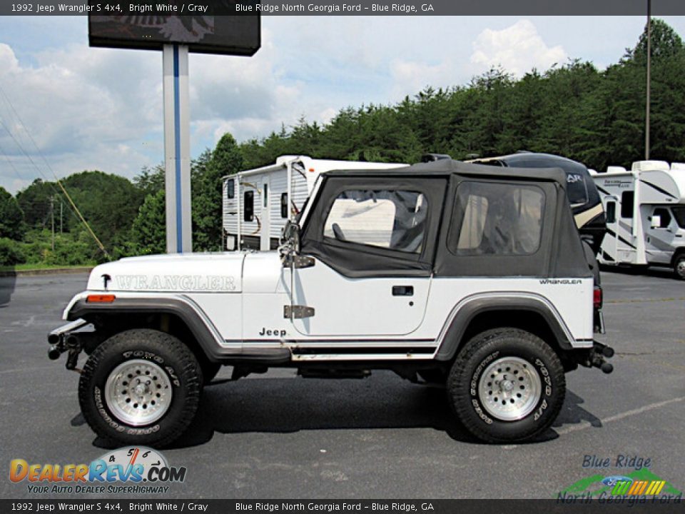 1992 Jeep Wrangler S 4x4 Bright White / Gray Photo #2