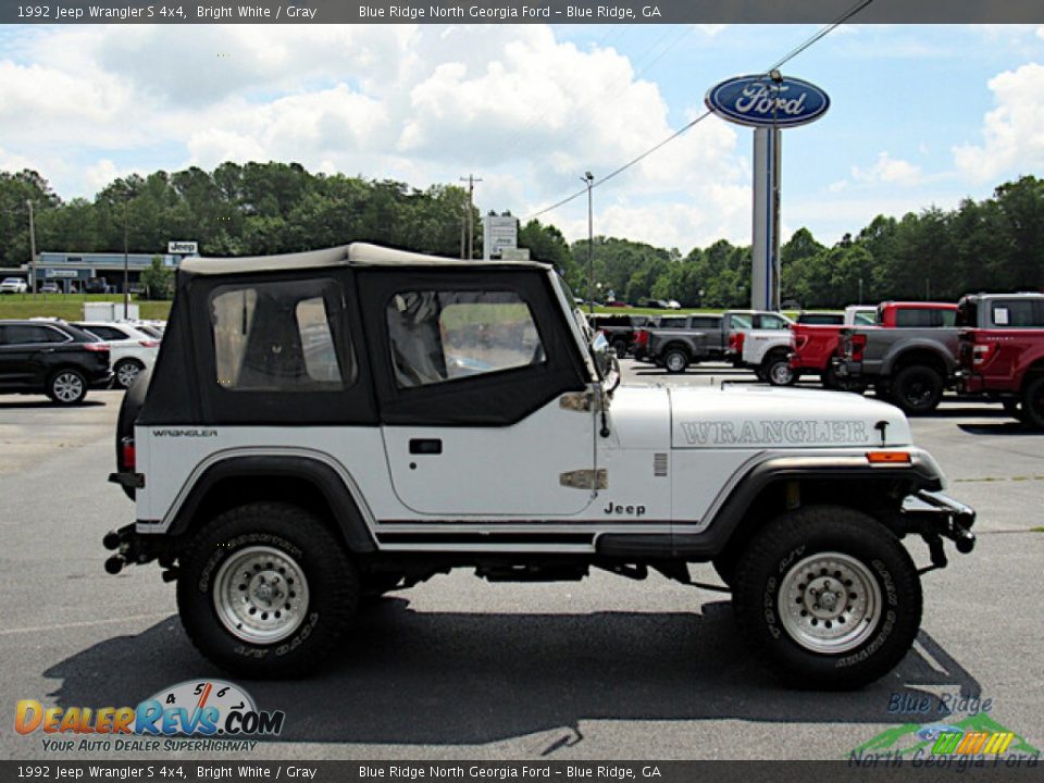 1992 Jeep Wrangler S 4x4 Bright White / Gray Photo #6