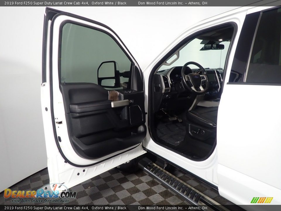 2019 Ford F250 Super Duty Lariat Crew Cab 4x4 Oxford White / Black Photo #16