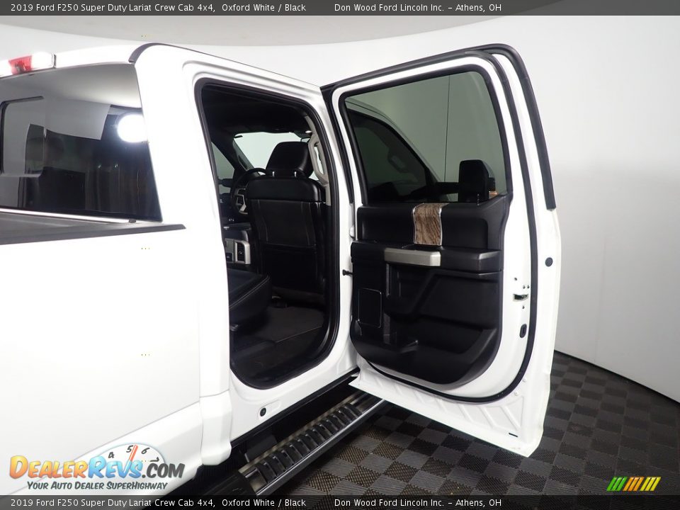 2019 Ford F250 Super Duty Lariat Crew Cab 4x4 Oxford White / Black Photo #32