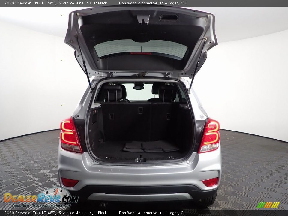 2020 Chevrolet Trax LT AWD Silver Ice Metallic / Jet Black Photo #8