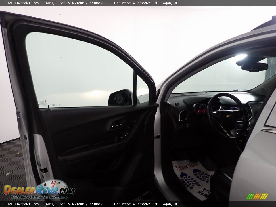 2020 Chevrolet Trax LT AWD Silver Ice Metallic / Jet Black Photo #11