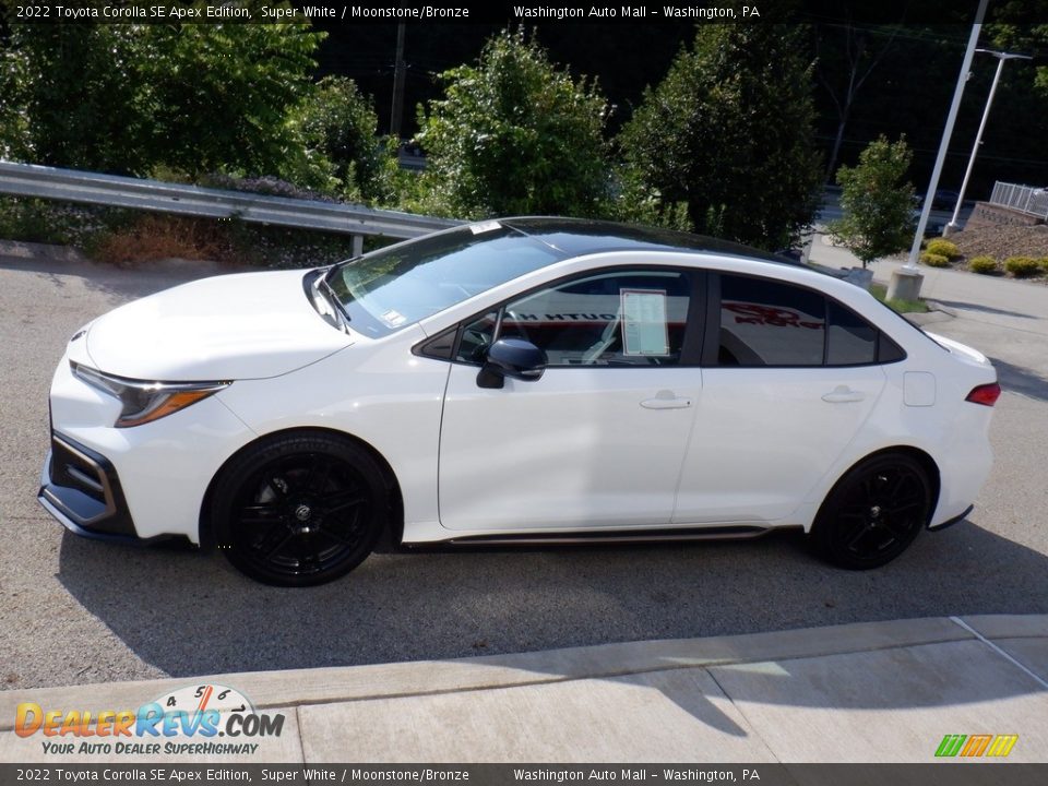 2022 Toyota Corolla SE Apex Edition Super White / Moonstone/Bronze Photo #15