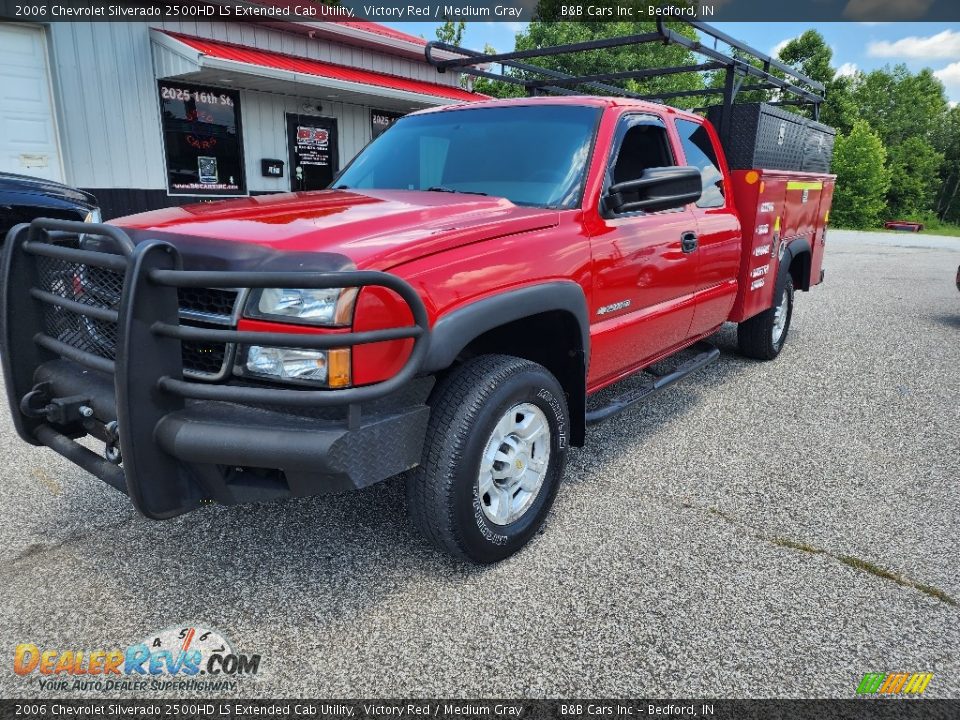 2006 Chevrolet Silverado 2500HD LS Extended Cab Utility Victory Red / Medium Gray Photo #1