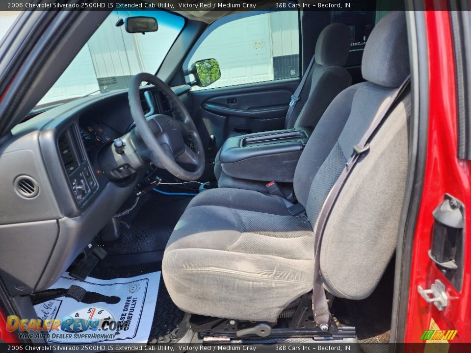 2006 Chevrolet Silverado 2500HD LS Extended Cab Utility Victory Red / Medium Gray Photo #15