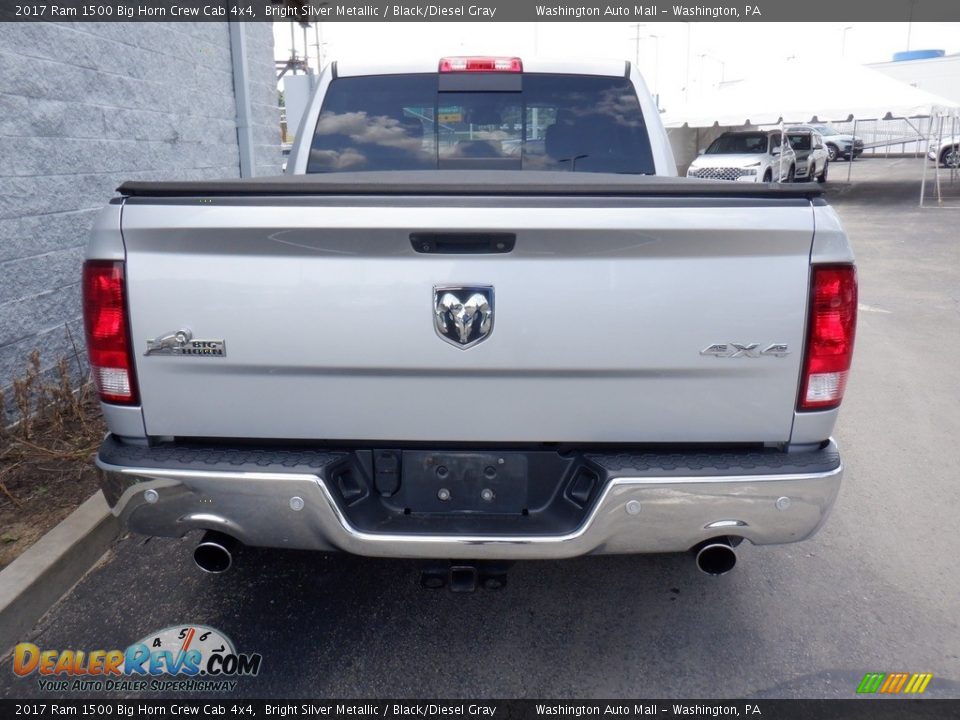 2017 Ram 1500 Big Horn Crew Cab 4x4 Bright Silver Metallic / Black/Diesel Gray Photo #11