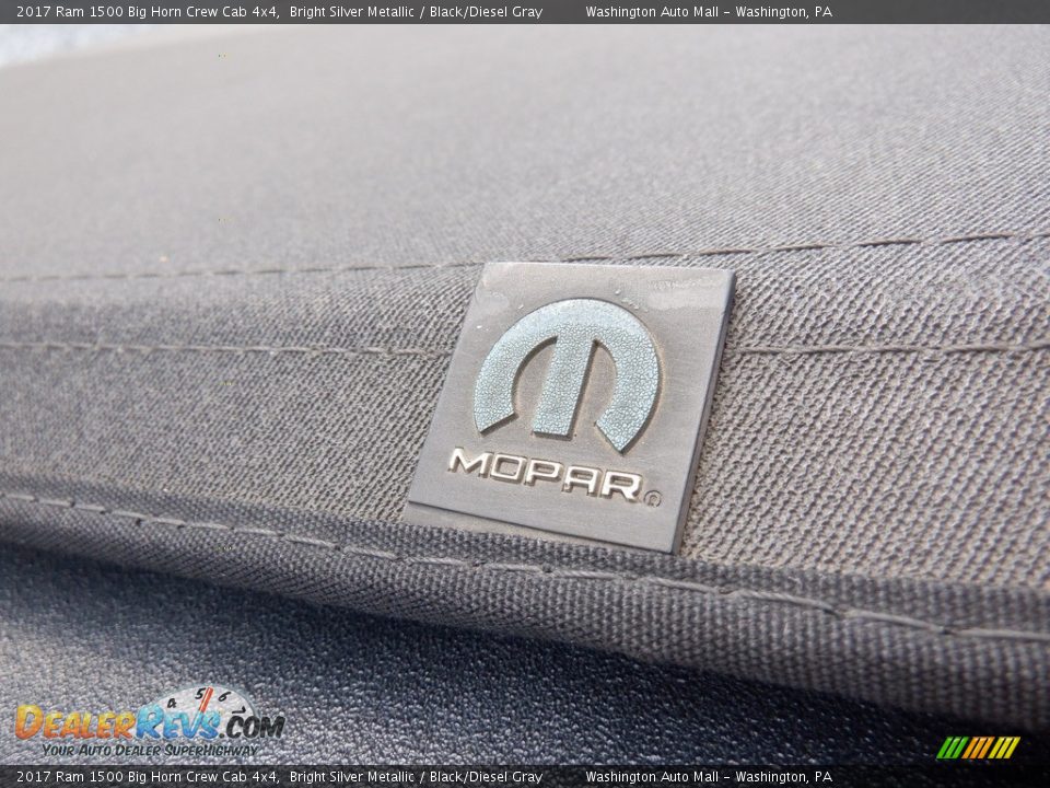 2017 Ram 1500 Big Horn Crew Cab 4x4 Bright Silver Metallic / Black/Diesel Gray Photo #13