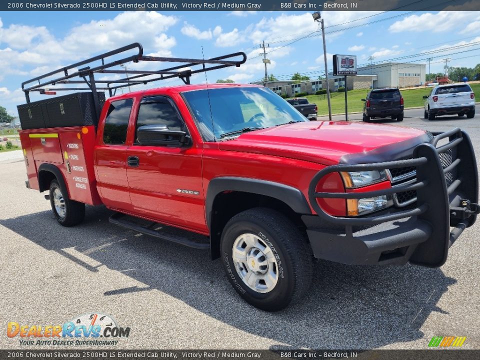 Front 3/4 View of 2006 Chevrolet Silverado 2500HD LS Extended Cab Utility Photo #23