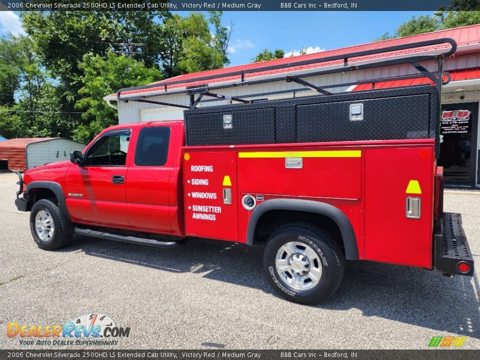 2006 Chevrolet Silverado 2500HD LS Extended Cab Utility Victory Red / Medium Gray Photo #25