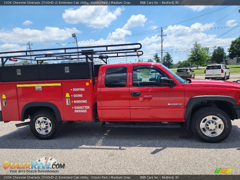 2006 Chevrolet Silverado 2500HD LS Extended Cab Utility Victory Red / Medium Gray Photo #29