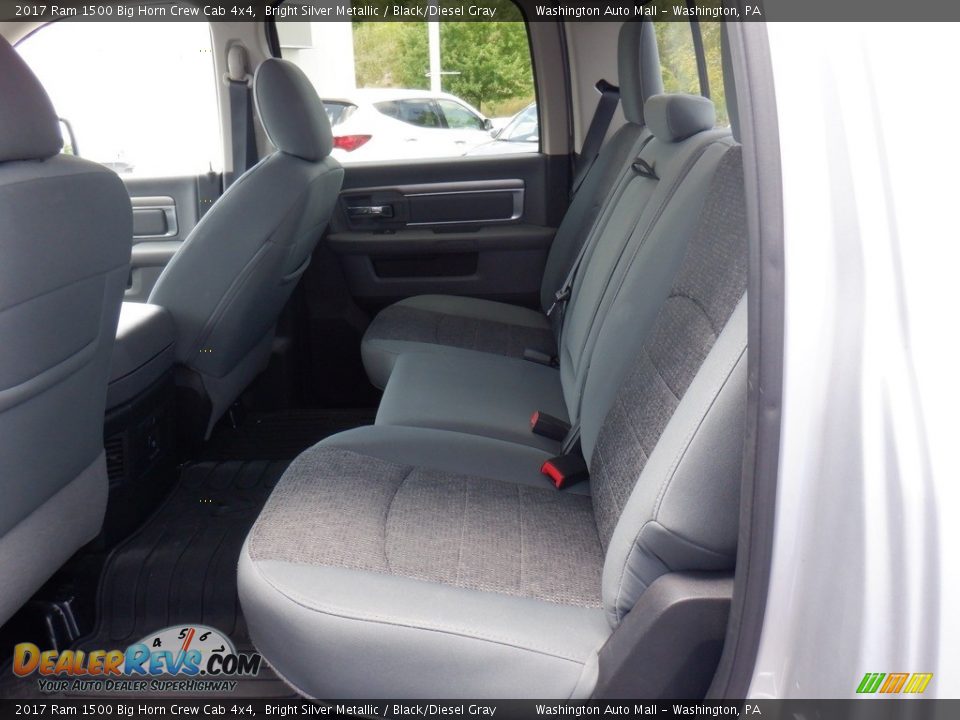 2017 Ram 1500 Big Horn Crew Cab 4x4 Bright Silver Metallic / Black/Diesel Gray Photo #30