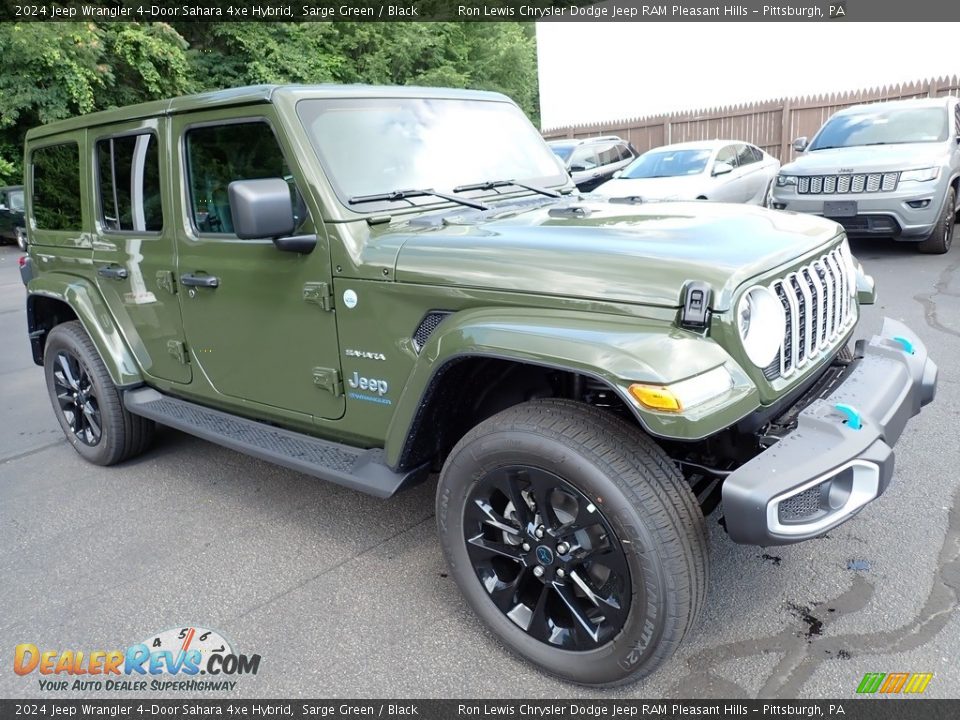 Front 3/4 View of 2024 Jeep Wrangler 4-Door Sahara 4xe Hybrid Photo #8