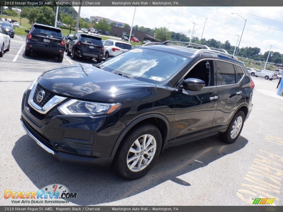 2019 Nissan Rogue SV AWD Magnetic Black / Charcoal Photo #3