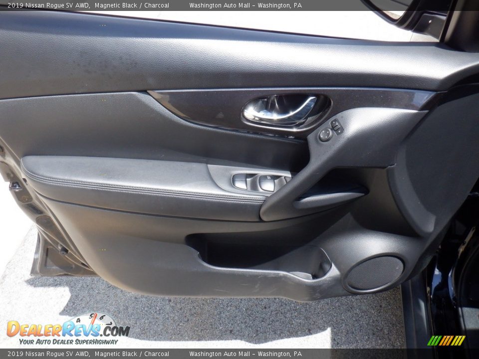 2019 Nissan Rogue SV AWD Magnetic Black / Charcoal Photo #13