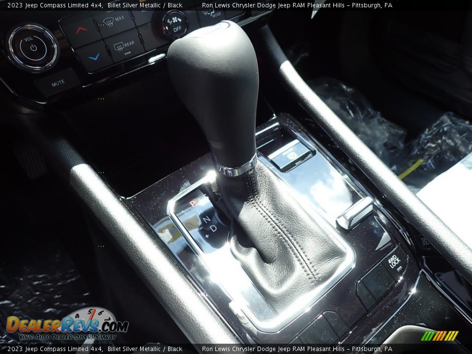 2023 Jeep Compass Limited 4x4 Shifter Photo #18