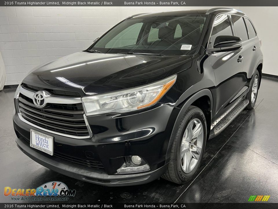 Front 3/4 View of 2016 Toyota Highlander Limited Photo #3
