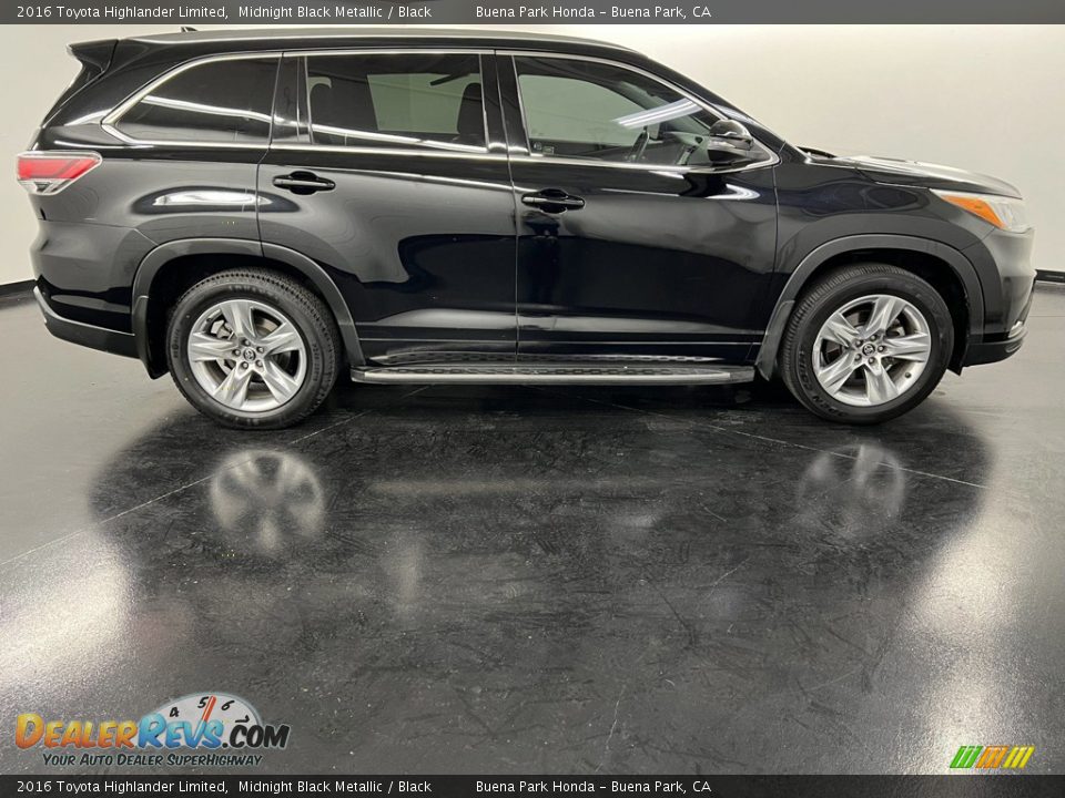 Midnight Black Metallic 2016 Toyota Highlander Limited Photo #8