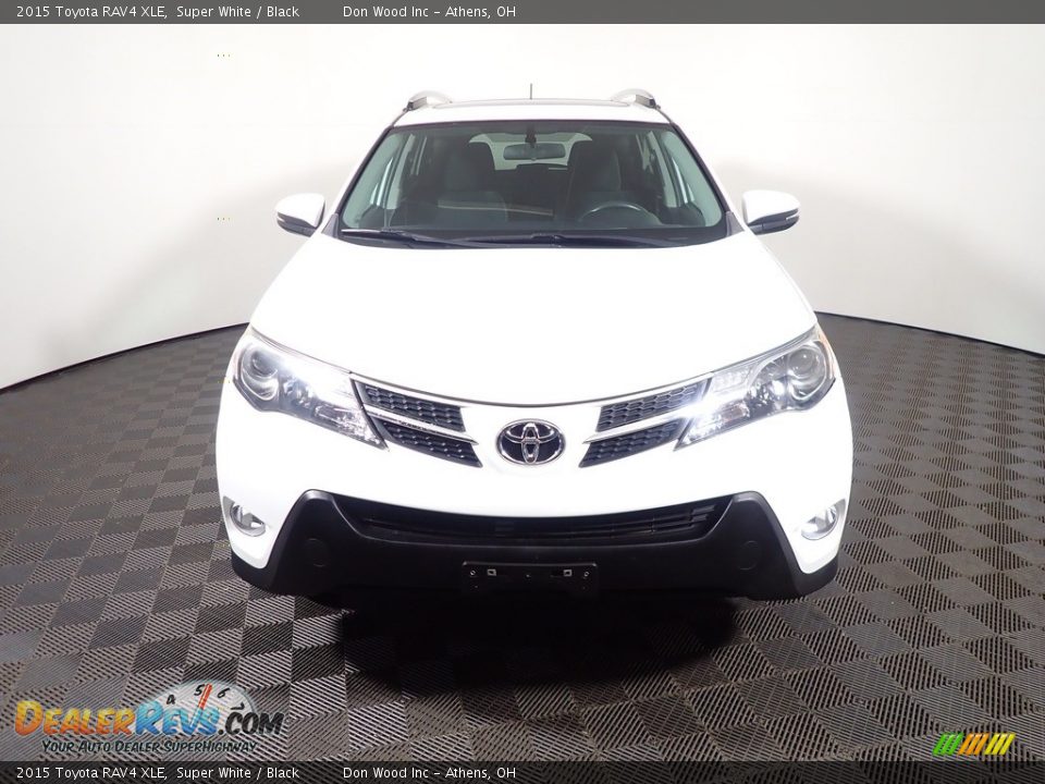 2015 Toyota RAV4 XLE Super White / Black Photo #5