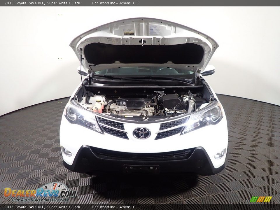 2015 Toyota RAV4 XLE Super White / Black Photo #6