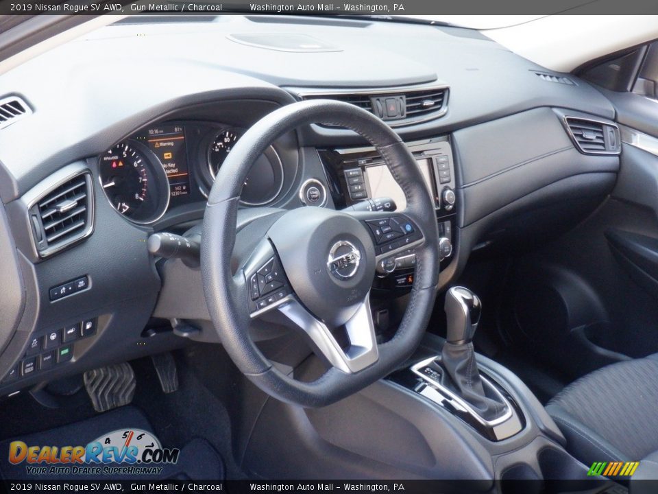 Dashboard of 2019 Nissan Rogue SV AWD Photo #22