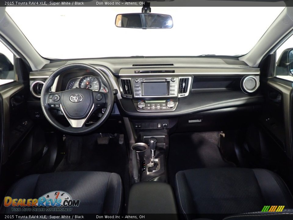 2015 Toyota RAV4 XLE Super White / Black Photo #21