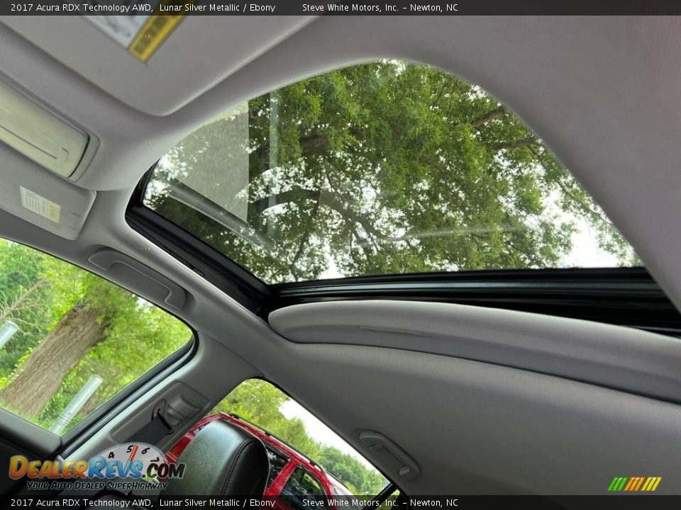 Sunroof of 2017 Acura RDX Technology AWD Photo #27