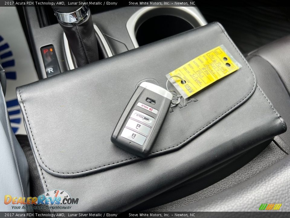 Keys of 2017 Acura RDX Technology AWD Photo #28