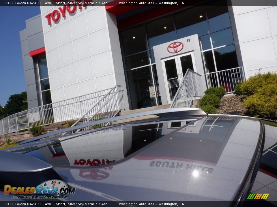 2017 Toyota RAV4 XLE AWD Hybrid Silver Sky Metallic / Ash Photo #2