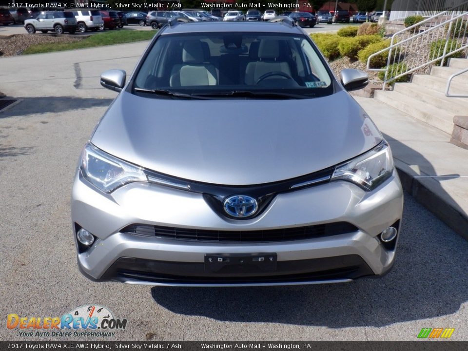 2017 Toyota RAV4 XLE AWD Hybrid Silver Sky Metallic / Ash Photo #11