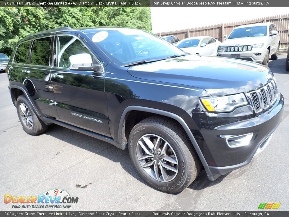 Front 3/4 View of 2020 Jeep Grand Cherokee Limited 4x4 Photo #8