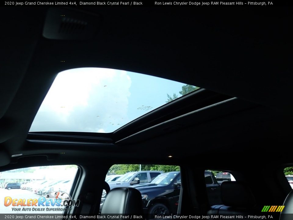 2020 Jeep Grand Cherokee Limited 4x4 Diamond Black Crystal Pearl / Black Photo #17