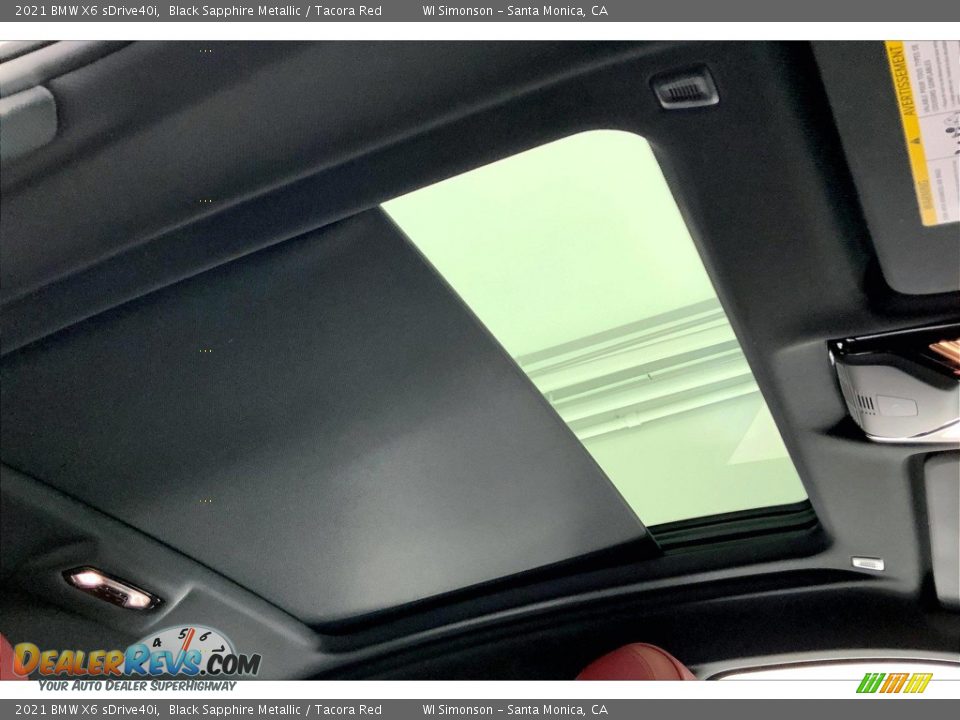 Sunroof of 2021 BMW X6 sDrive40i Photo #25