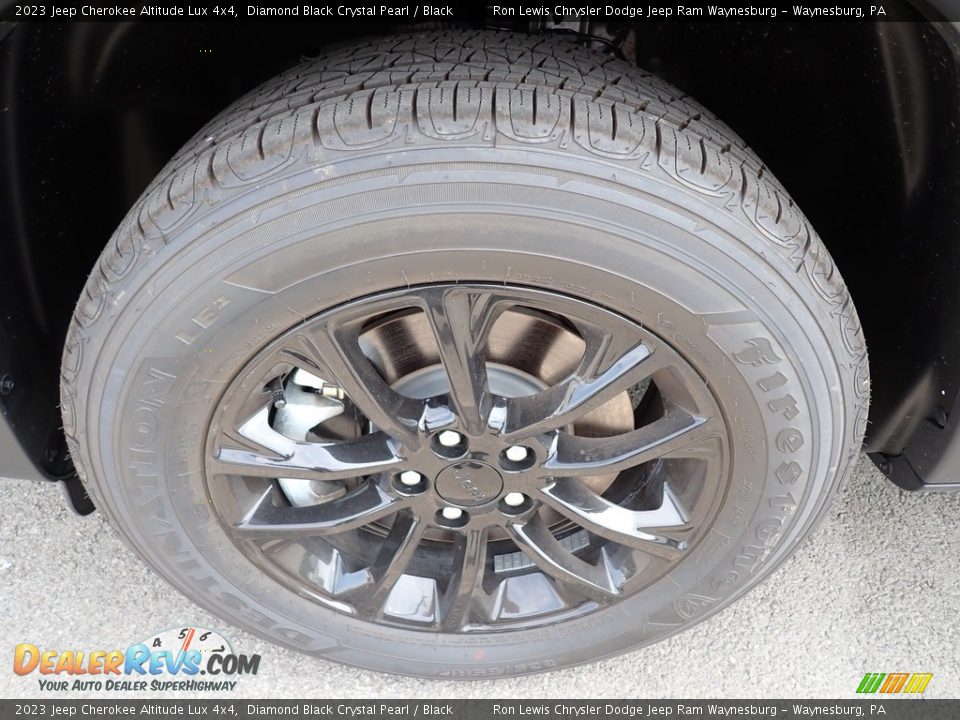 2023 Jeep Cherokee Altitude Lux 4x4 Diamond Black Crystal Pearl / Black Photo #10