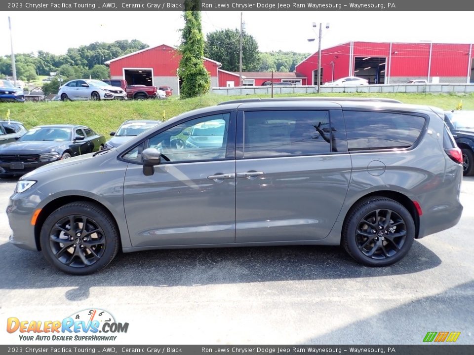 2023 Chrysler Pacifica Touring L AWD Ceramic Gray / Black Photo #2