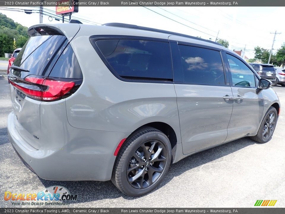 2023 Chrysler Pacifica Touring L AWD Ceramic Gray / Black Photo #6