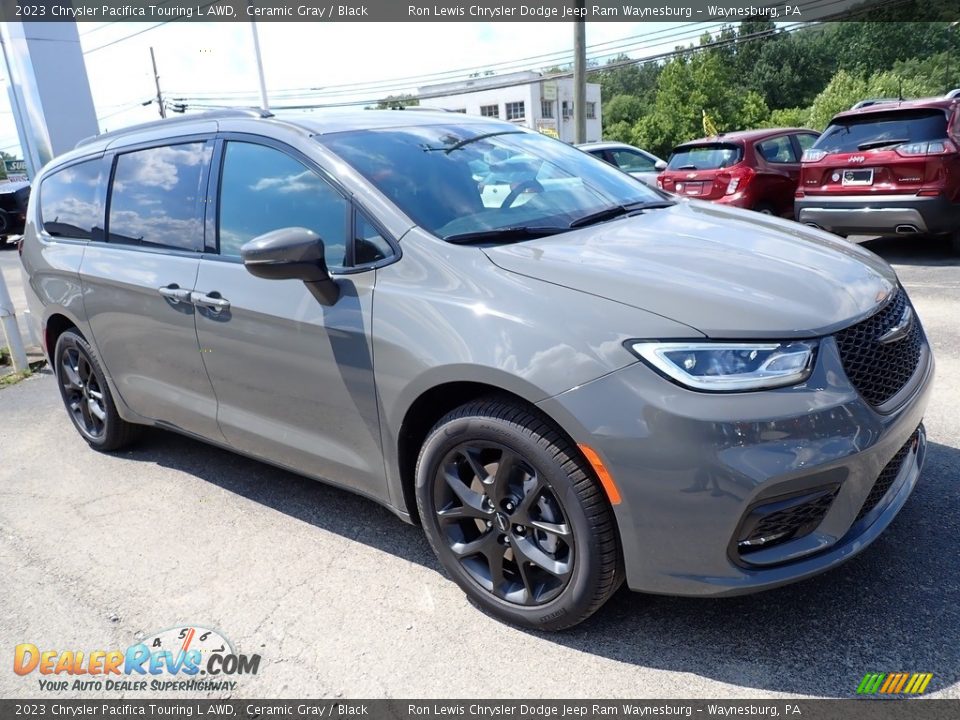 2023 Chrysler Pacifica Touring L AWD Ceramic Gray / Black Photo #8