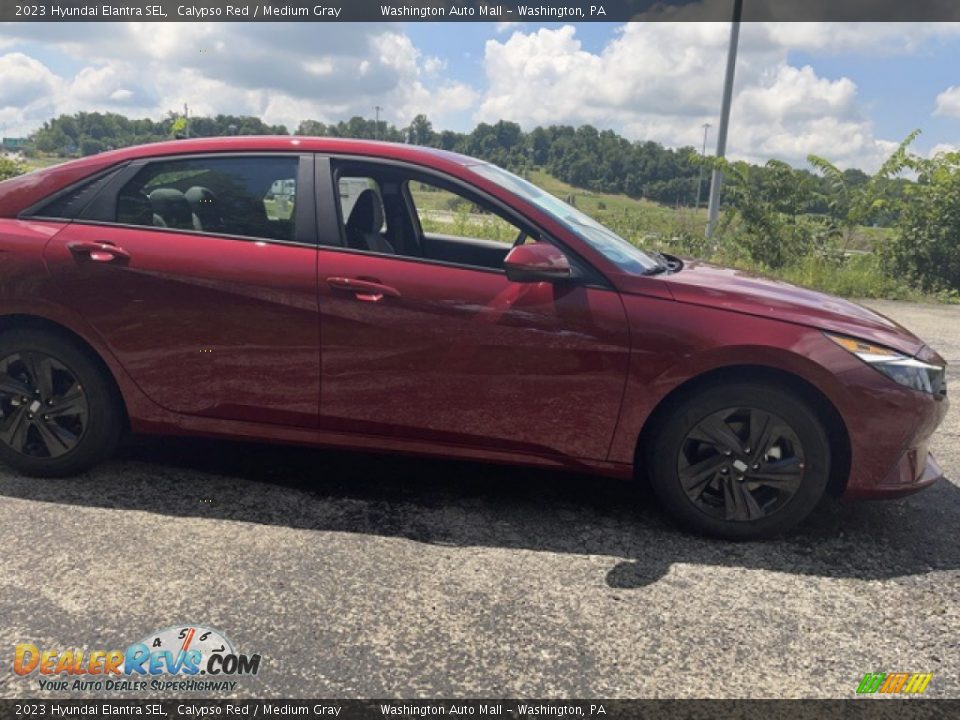 2023 Hyundai Elantra SEL Calypso Red / Medium Gray Photo #2
