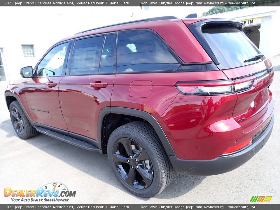 2023 Jeep Grand Cherokee Altitude 4x4 Velvet Red Pearl / Global Black Photo #3