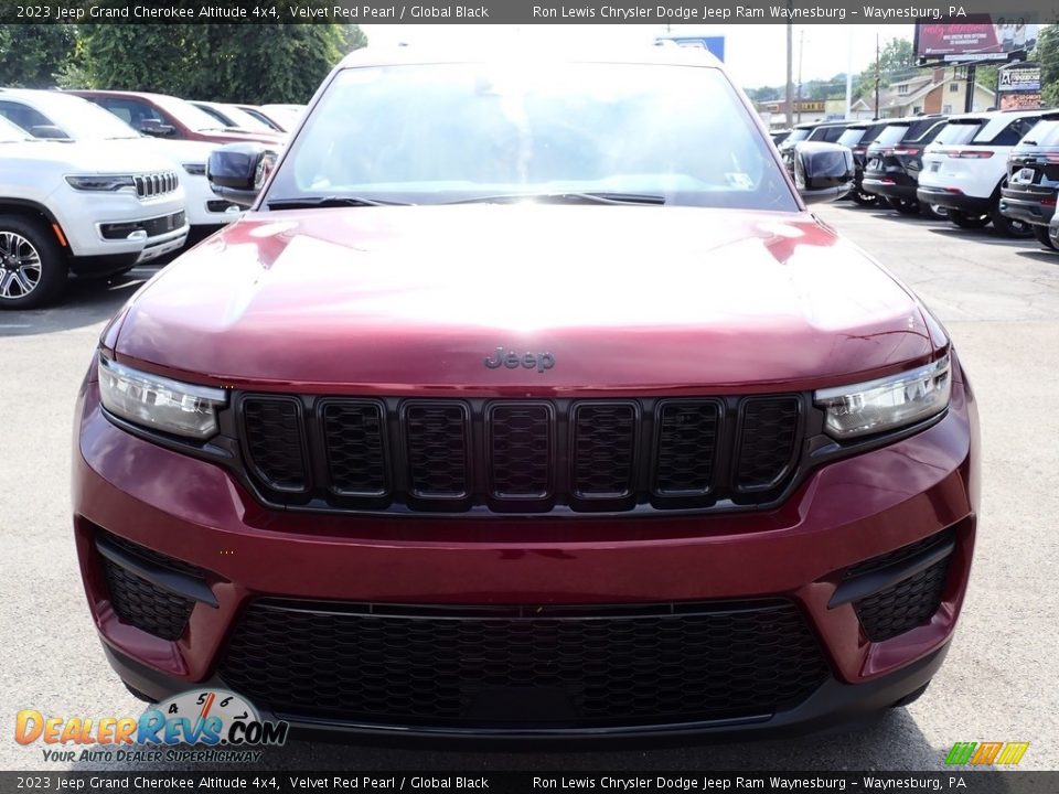 2023 Jeep Grand Cherokee Altitude 4x4 Velvet Red Pearl / Global Black Photo #9