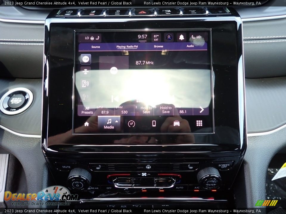 2023 Jeep Grand Cherokee Altitude 4x4 Velvet Red Pearl / Global Black Photo #20