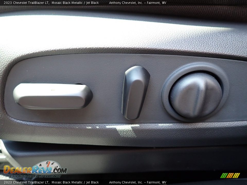 Front Seat of 2023 Chevrolet TrailBlazer LT Photo #16