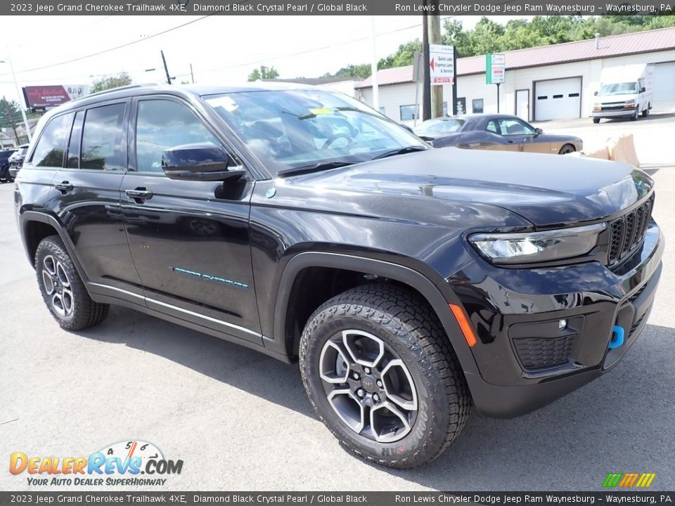 Front 3/4 View of 2023 Jeep Grand Cherokee Trailhawk 4XE Photo #8