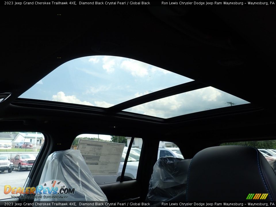 Sunroof of 2023 Jeep Grand Cherokee Trailhawk 4XE Photo #17